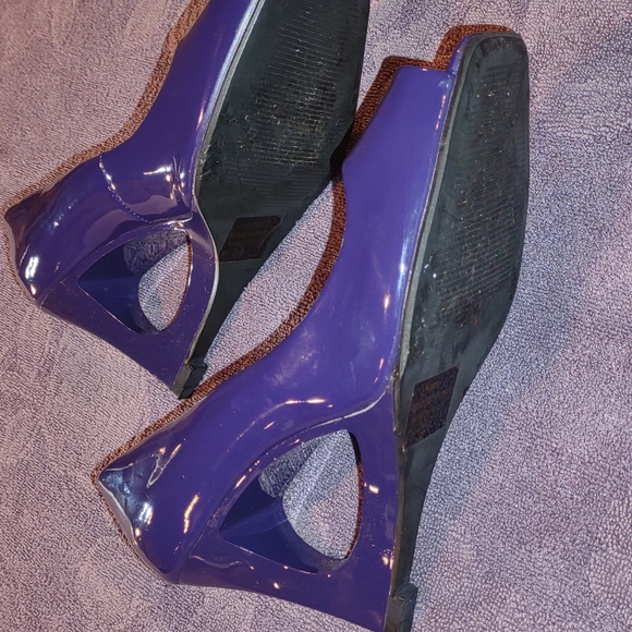 Wow! GORGEOUS AND SEXY PURPLE HEELS.  SIZE 10 - Picture 4 of 8